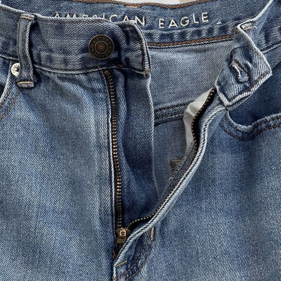 American Eagle SZ 4 Mom Jeans High-Rise Whiskered Distressed Pocket Frayed Hems - Picture 9 of 13